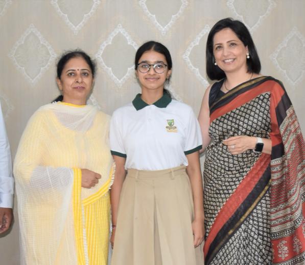 District Topper Avni Munjal Scored 99% Marks in Commerce Stream – Brilliance at it’s peak. G-12 CBSE Board Exam (Session 2021–2022)